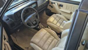 Bild 2/8 von Volkswagen Golf I Cabrio 1.8 (1991)