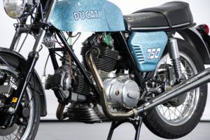 Image 33/50 of Ducati 750 GT (1972)