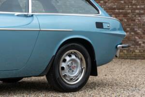 Image 14/50 of Volvo 1800 ES (1972)