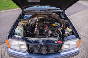 Bild 21/30 von Mercedes-Benz 300 CE (1992)