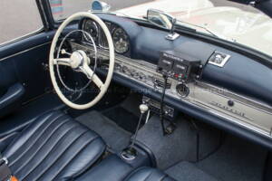 Image 20/38 de Mercedes-Benz 300 SL Roadster (1961)