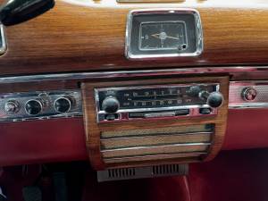 Image 26/38 of Mercedes-Benz 220 S (1959)