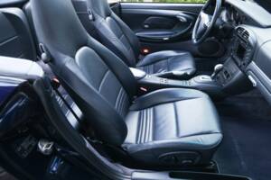 Image 40/50 of Porsche 911 Carrera 4S (2004)