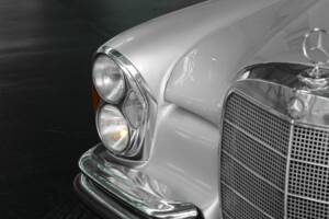 Afbeelding 11/50 van Mercedes-Benz 280 SE (1968)
