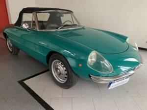 Image 2/10 de Alfa Romeo 1750 Spider (1969)