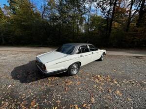 Bild 10/10 von Jaguar XJ 12 (1989)