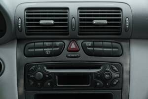 Immagine 47/50 di Mercedes-Benz C 220 CDI T (2003)