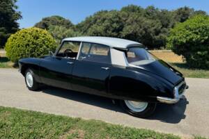 Image 8/29 of Citroën ID 19 (1958)
