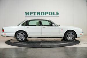 Image 15/50 of Jaguar XJR 4.0 (1995)