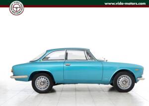 Image 2/15 de Alfa Romeo Giulia 1600 Sprint GT Veloce (1967)