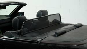 Image 22/30 de Mercedes-Benz E 220 (1995)