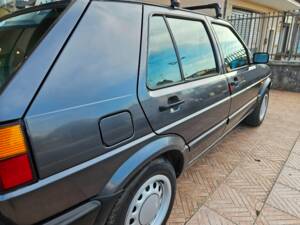 Bild 13/91 von Volkswagen Golf II 1.6 (1990)