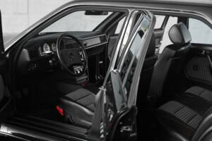 Imagen 24/50 de Mercedes-Benz 190 E 2.5-16 Evolution II (1990)