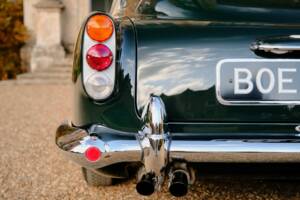 Image 2/15 of Aston Martin DB 5 (1964)