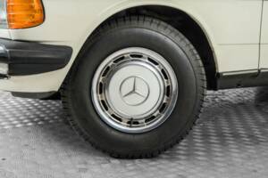 Image 4/50 of Mercedes-Benz 230 TE (1984)