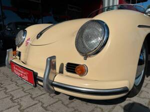 Image 5/8 of Intermeccanica Speedster (1968)