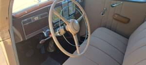 Bild 13/22 von Chrysler Royal Sedan (1938)
