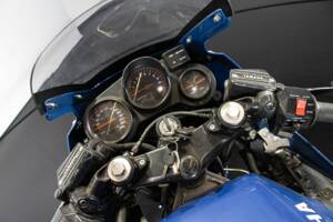 Image 43/50 of Yamaha FZ 750 (1986)