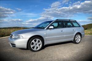 Image 4/50 of Audi S4 Avant (2001)