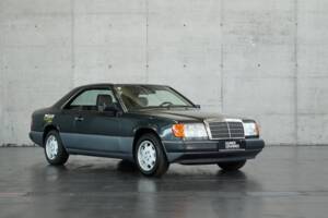 Bild 23/50 von Mercedes-Benz 300 CE (1991)