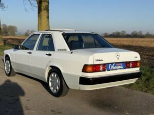 Bild 6/21 von Mercedes-Benz 190 E 1.8 (1990)