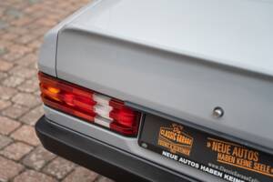 Bild 14/62 von Mercedes-Benz 190 E (1983)