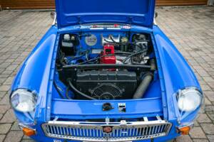 Image 3/45 of MG MGB GT (1964)