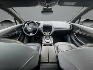 Image 7/13 de Aston Martin DBX 4.0 V8 (2021)