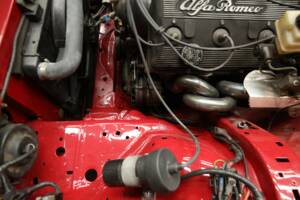 Image 37/50 de Alfa Romeo 75 3.0 V6 QV (1990)