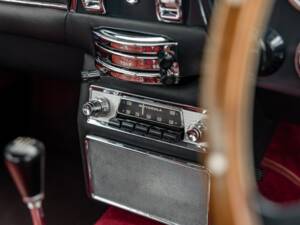 Immagine 47/74 di Aston Martin DB 5 Vantage (1964)
