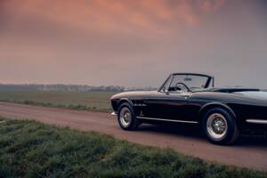 Image 32/50 of Ferrari 275 GTS (1965)