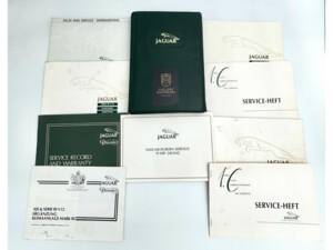 Image 7/50 of Jaguar XJ 12 (1987)