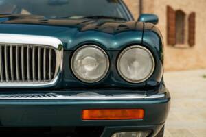 Bild 11/50 von Jaguar XJ6 3.2 (1995)