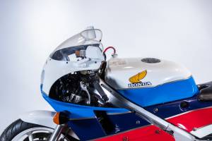 Bild 17/48 von Honda DUMMY (1988)