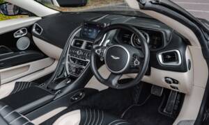 Image 4/39 of Aston Martin DB 11 Volante (2018)