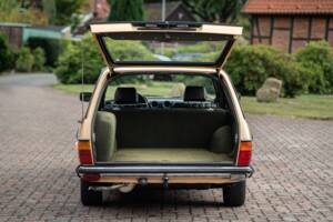 Image 16/53 de Mercedes-Benz 200 T (1982)