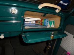 Image 33/81 of Volkswagen Beetle 1200 (1965)