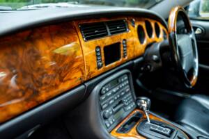 Bild 15/37 von Jaguar XKR (2003)