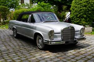 Bild 3/13 von Mercedes-Benz 220 SE b (1962)