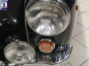 Image 16/40 of MG MGA 1600 (1961)