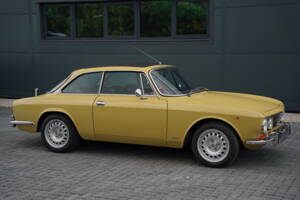 Bild 41/50 von Alfa Romeo 2000 GT Veloce (1975)