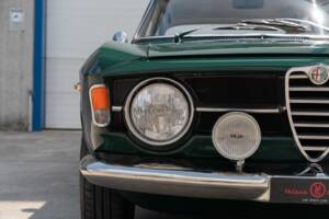 Image 46/83 of Alfa Romeo Giulia GT 1300 Junior (1968)