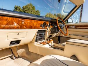Image 36/57 de Aston Martin V8 Vantage Volante (1989)