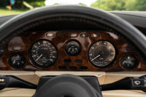 Afbeelding 19/32 van Aston Martin V8 Vantage Volante (1988)