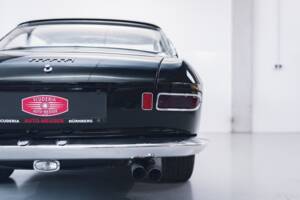 Image 78/100 of Ferrari 330 GT 2+2 (1965)