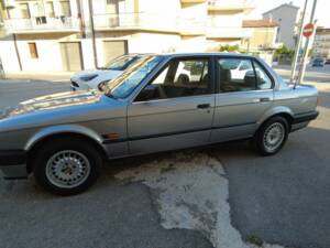 Image 5/19 of BMW 318i (1989)