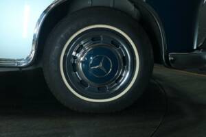Afbeelding 50/50 van Mercedes-Benz 220 S Cabriolet (1957)