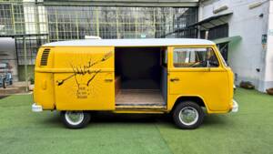 Bild 36/50 von Volkswagen T2b Kastenwagen (1976)