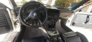 Image 13/55 of BMW 320i (1991)