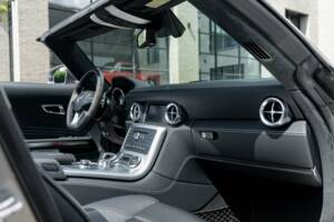 Image 14/21 of Mercedes-Benz SLS AMG Roadster (2012)